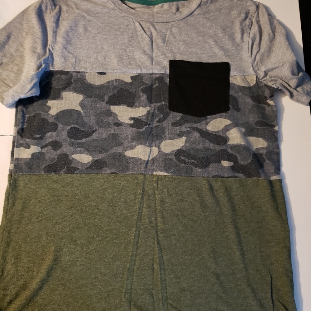 Boys Old Navy Green Camo shirt